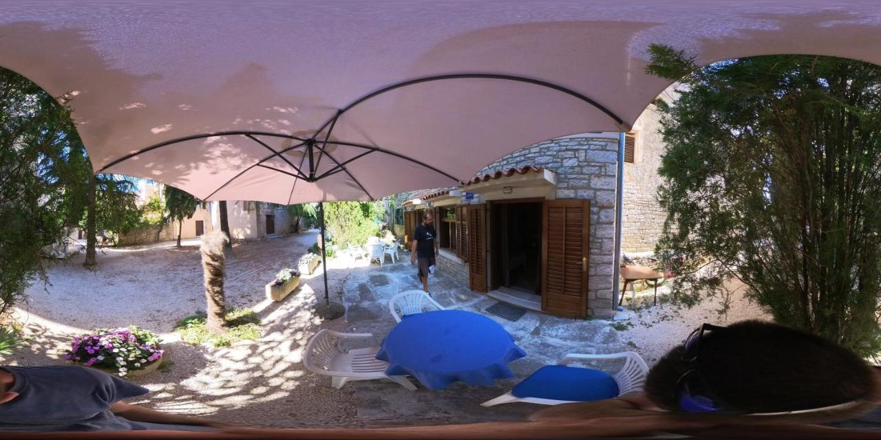 Srecko Apartment Bale Exterior photo